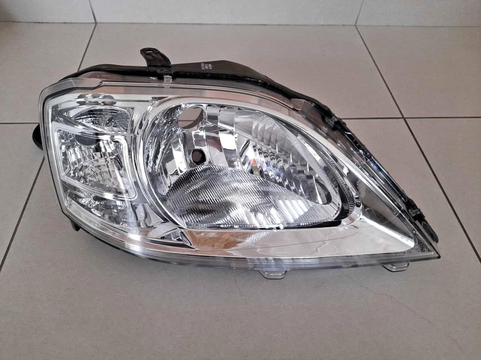 NISSAN NP200 FACELIFT 2012/2022  BRAND NEW HEADLIGHTS FOR SALE PRICE: