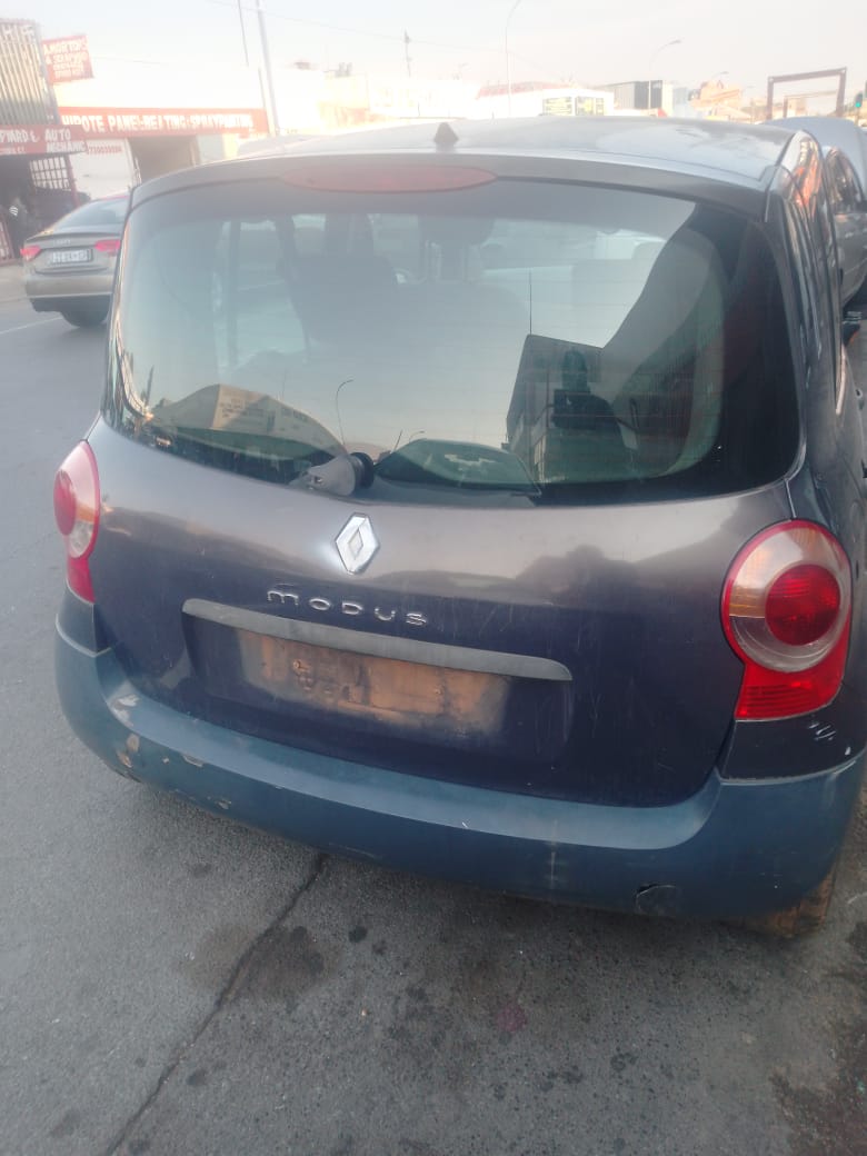 RENAULT MODUS STRIPPING FOR PARTS - Private Seller RENAULT MODUS STRIPPING FOR PARTS - Private Seller