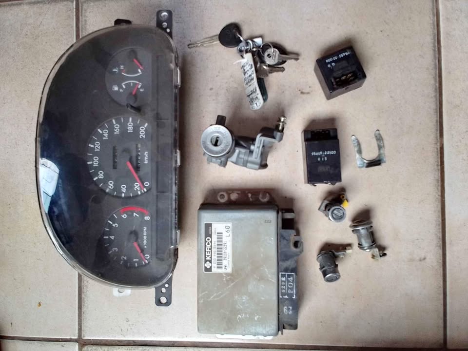 1999 Hyundai accent complete lock set - Private Seller 1999 Hyundai accent complete lock set - Private Seller