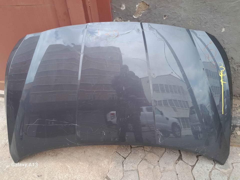 Hyundai i20 Bonnet for Sale l - Private Seller Hyundai i20 Bonnet for Sale l - Private Seller