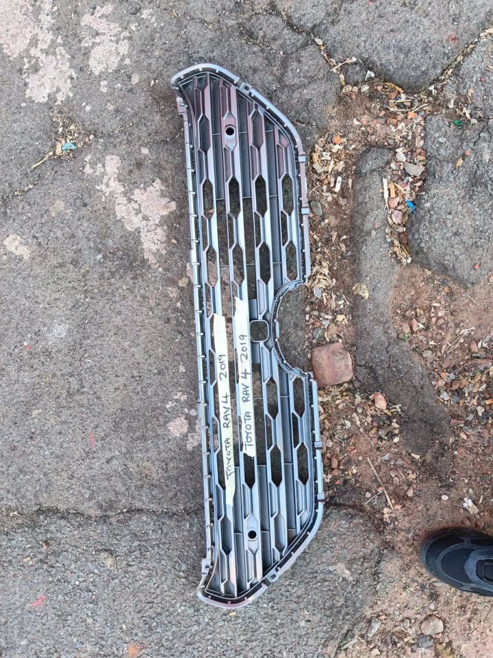 Toyota Rav4 2019 Grill - Private Seller