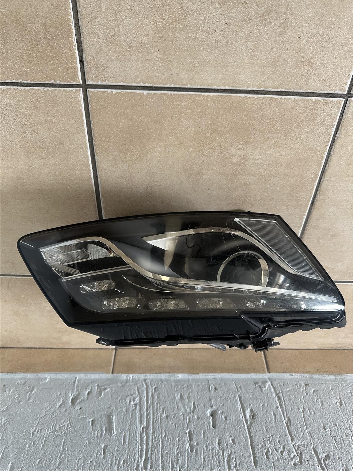 Audi Q5 Zenon Headlight - Private Seller Audi Q5 Zenon Headlight - Private Seller