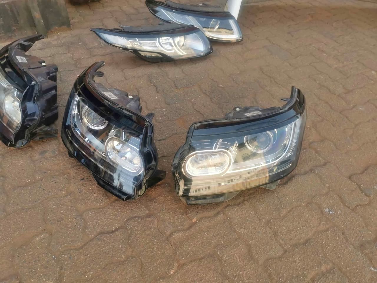 Range Rover Voque autobiography headlights - Private Seller Range Rover Voque autobiography headlights - Private Seller