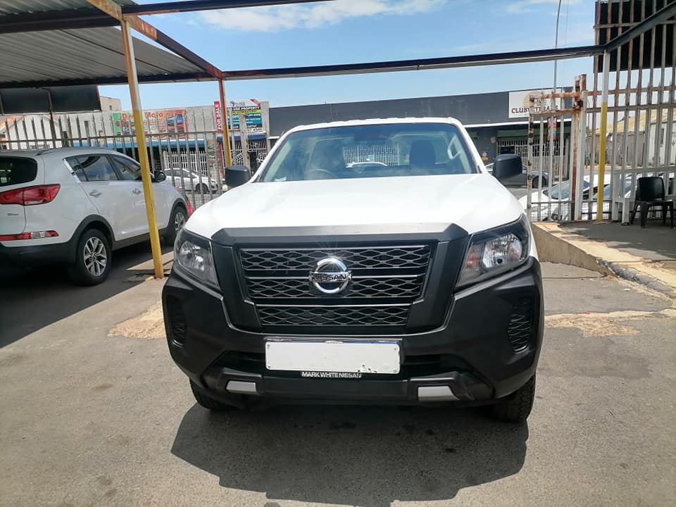 2022 Nissan Navara 2.5 Single Cab High Rider Bakkie with a Service book