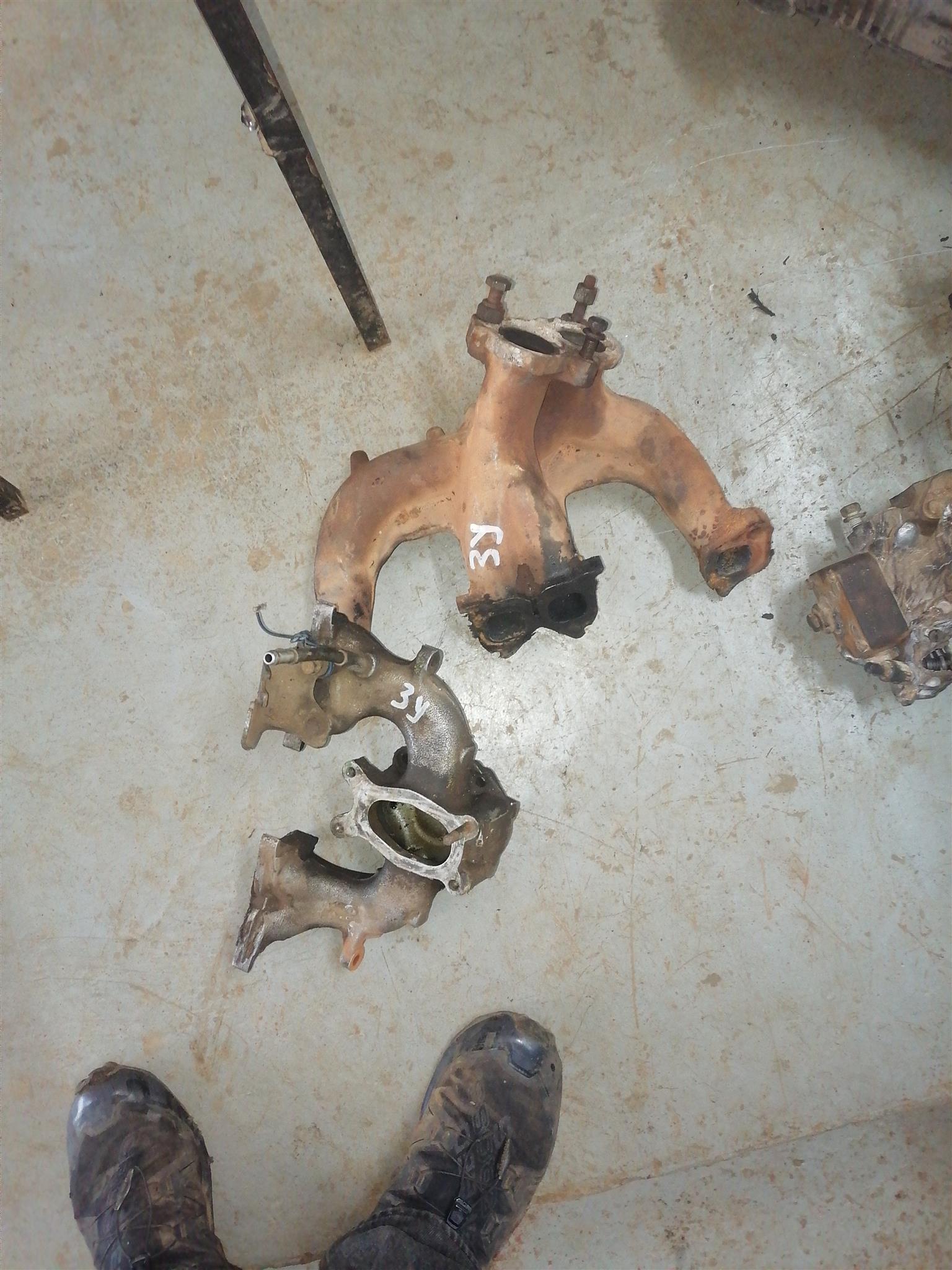 Intake and exhaust manifold Toyota 2y to 4y for sale - Private Seller