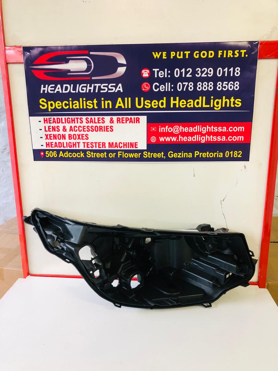 Land Rover Discovery 5 right side headlight replacement housing - Private Seller Land Rover Discovery 5 right side headlight replacement housing - Private Seller