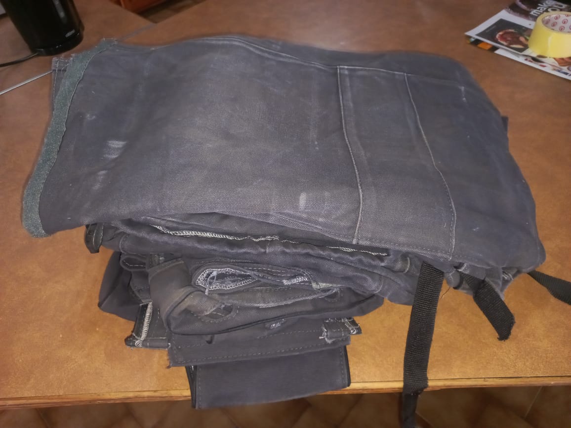 Full set PAJERO (2005) SEAT COVERS, Excellant condition, charcoal - Private Seller