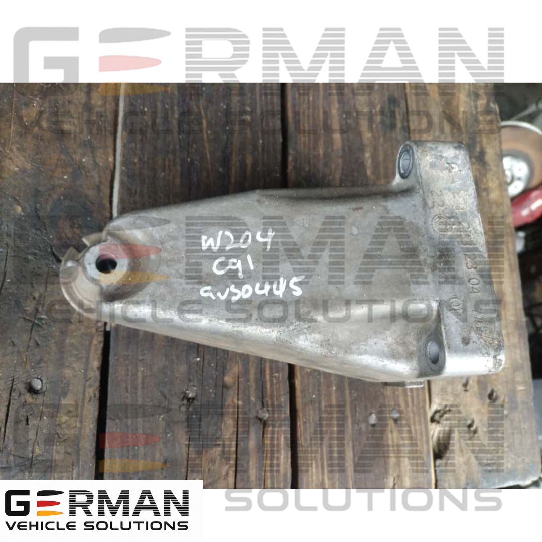 mercedes benz c180 w204 engine support bracket for sale (second hand) - Private Seller mercedes benz c180 w204 engine support bracket for sale (second hand) - Private Seller