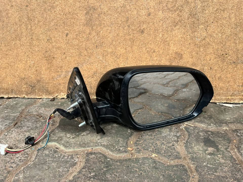 Kia Sonet Right side mirror - Private Seller Kia Sonet Right side mirror - Private Seller