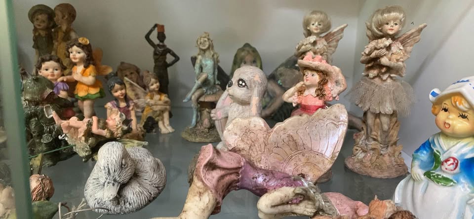 Figurines
