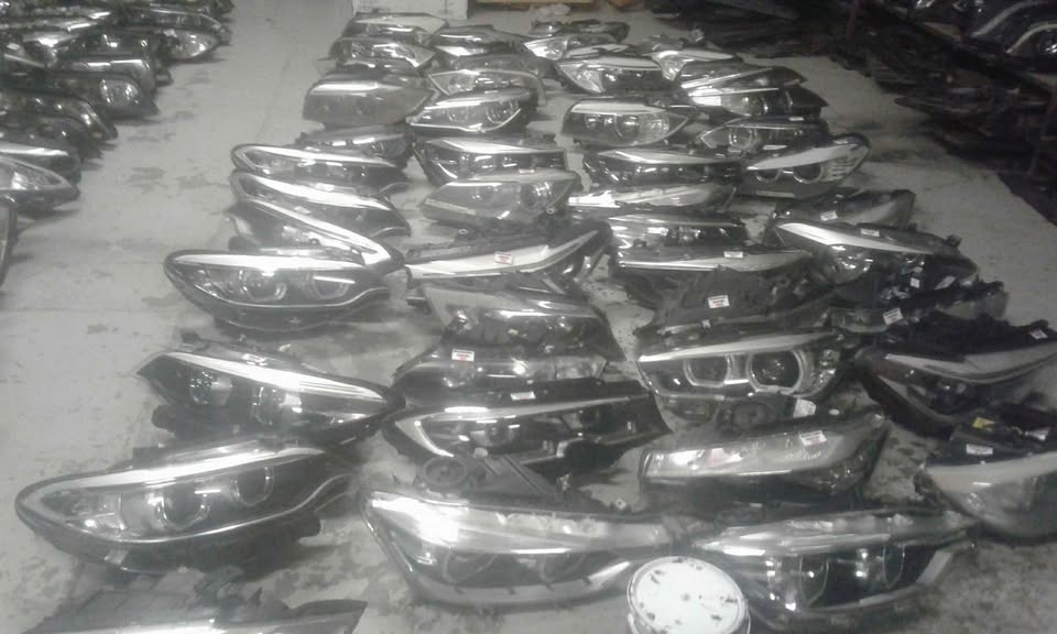 All kind of BMW headlight and body parts - Private Seller All kind of BMW headlight and body parts - Private Seller