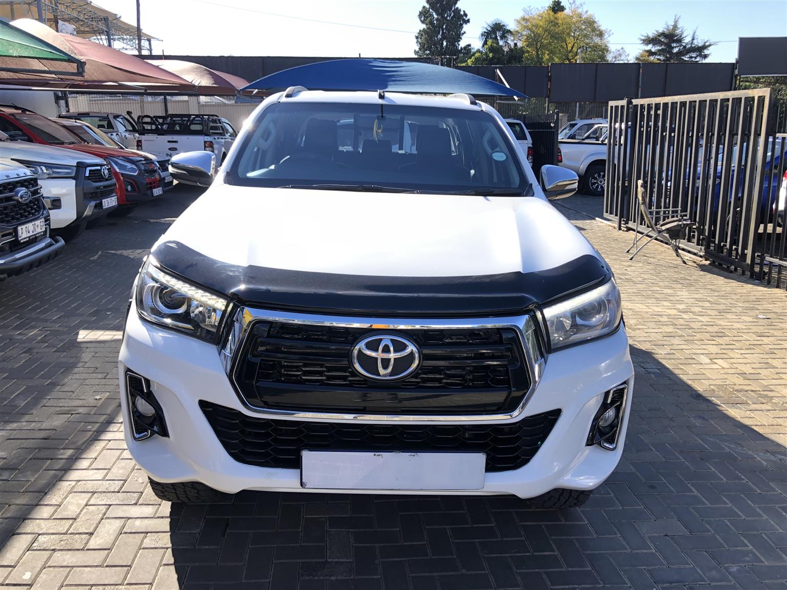 Used 2016 Toyota Hilux 2.8GD-6 double cab Raider auto - Private Seller Used 2016 Toyota Hilux 2.8GD-6 double cab Raider auto - Private Seller