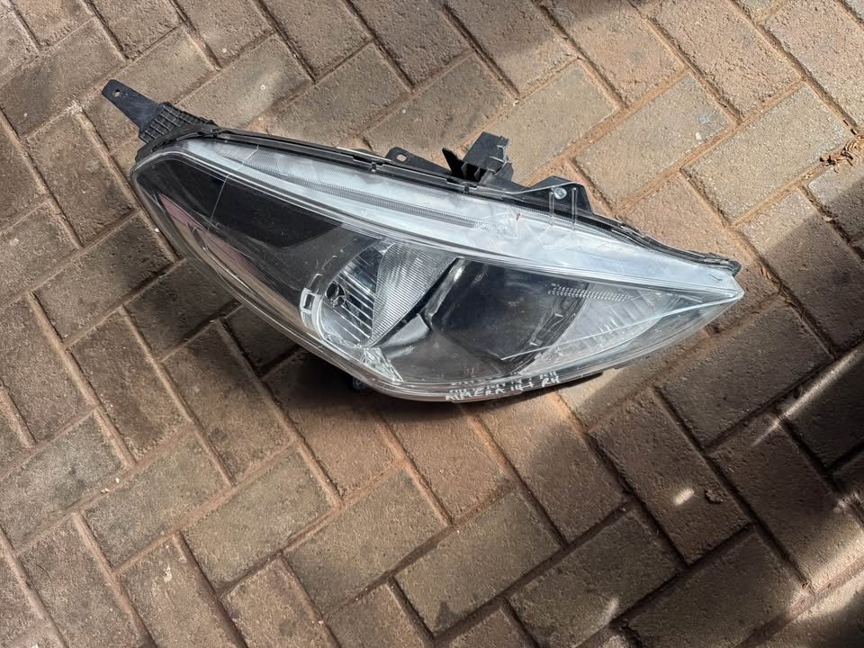 Nissan Almera Right Headlight - Private Seller