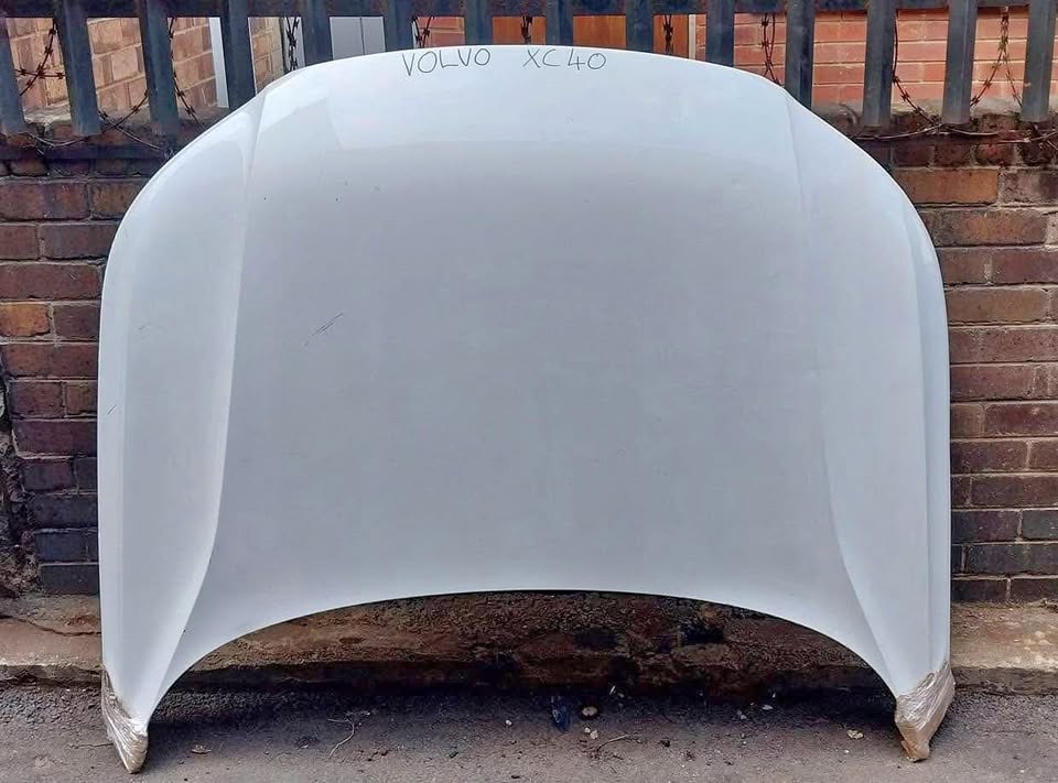 Volvo XC40 bonnet - Private Seller Volvo XC40 bonnet - Private Seller