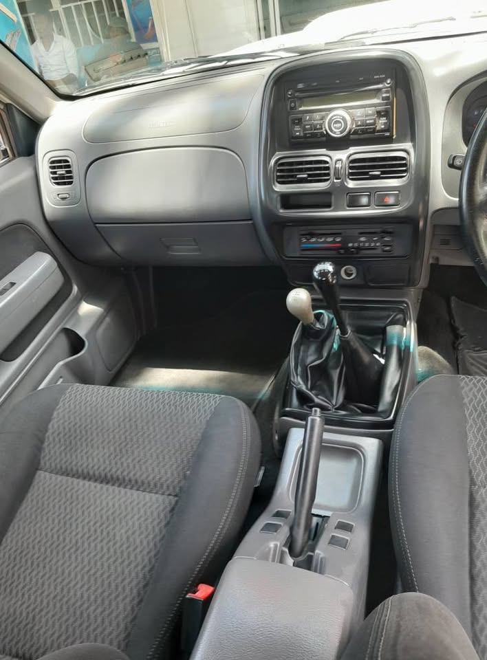 2020 NISSAN NP300 2.5DCI 4X4 DOUBLE CAB MANUAL