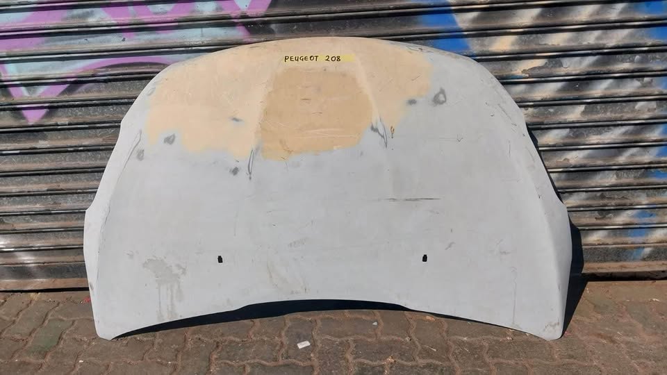 Peugeot 208 bonnet - Private Seller Peugeot 208 bonnet - Private Seller