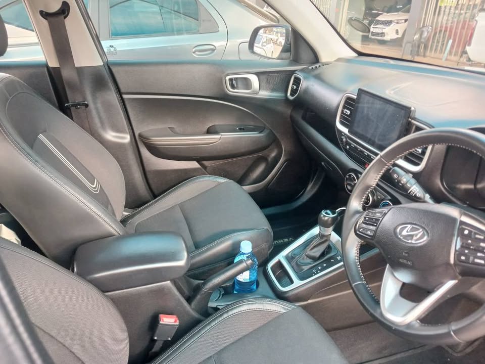 2020 HYUNDAI VENUE 1.0 TURBO  Transmission: Automatic  Mileage: ueltype: Petrol  Grey