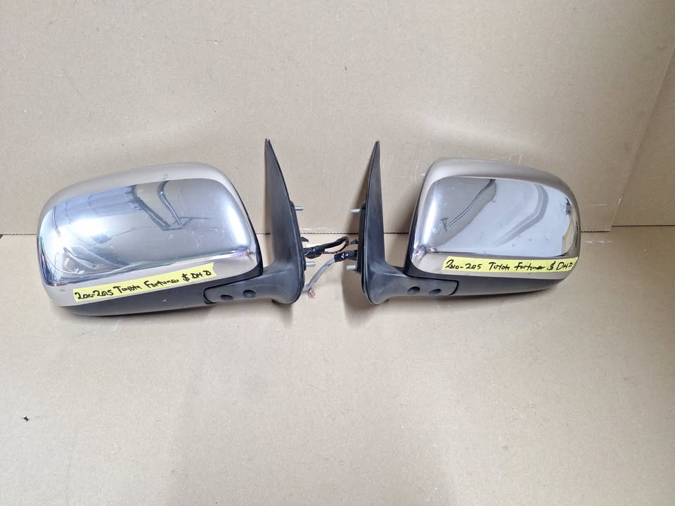 Toyota Fortuner D4D Side Mirror (2010 - 2015) - Private Seller