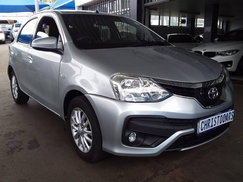 2017 model Toyota Etios sprint hacthback manual petrol