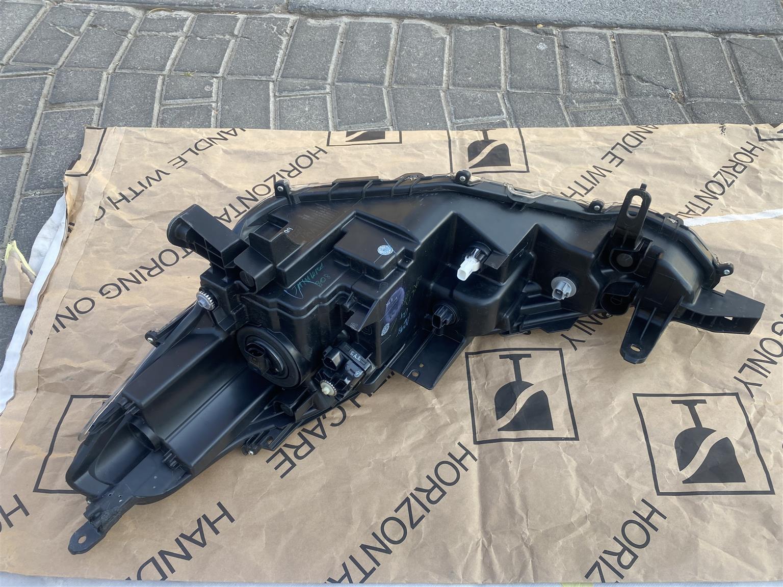 2024 TOYOTA COROLLA CROSS HALOGEN HEADLIGHT RIGHT SIDE FOR SALE
