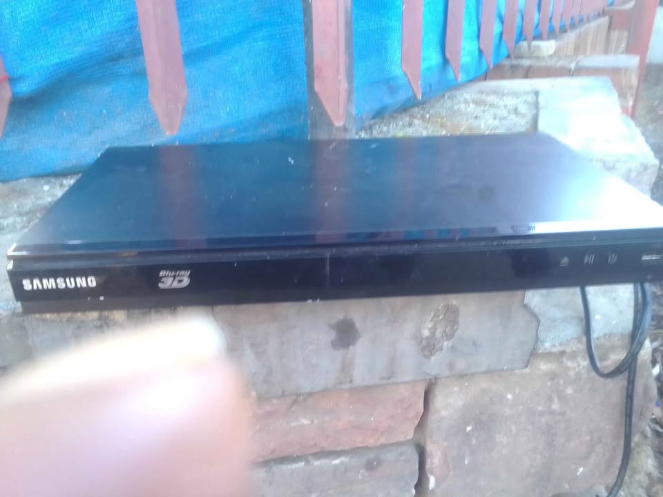 Samsung HDMI DVD player with USB