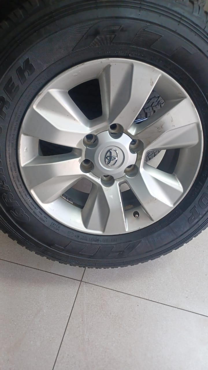 Toyota Hilux GD6 OEM mag 17inch with 265/65/17 used tyre - Private Seller Toyota Hilux GD6 OEM mag 17inch with 265/65/17 used tyre - Private Seller