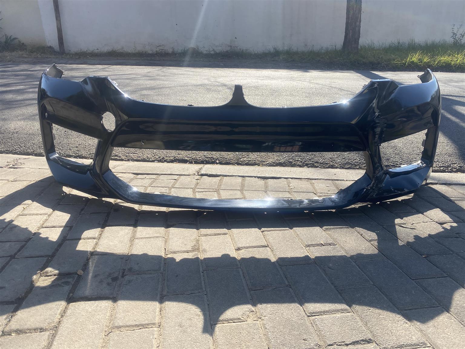 2020 BMW M5 FRONT BUMPER FOR SALE. IN EXCELLENT CONDITION