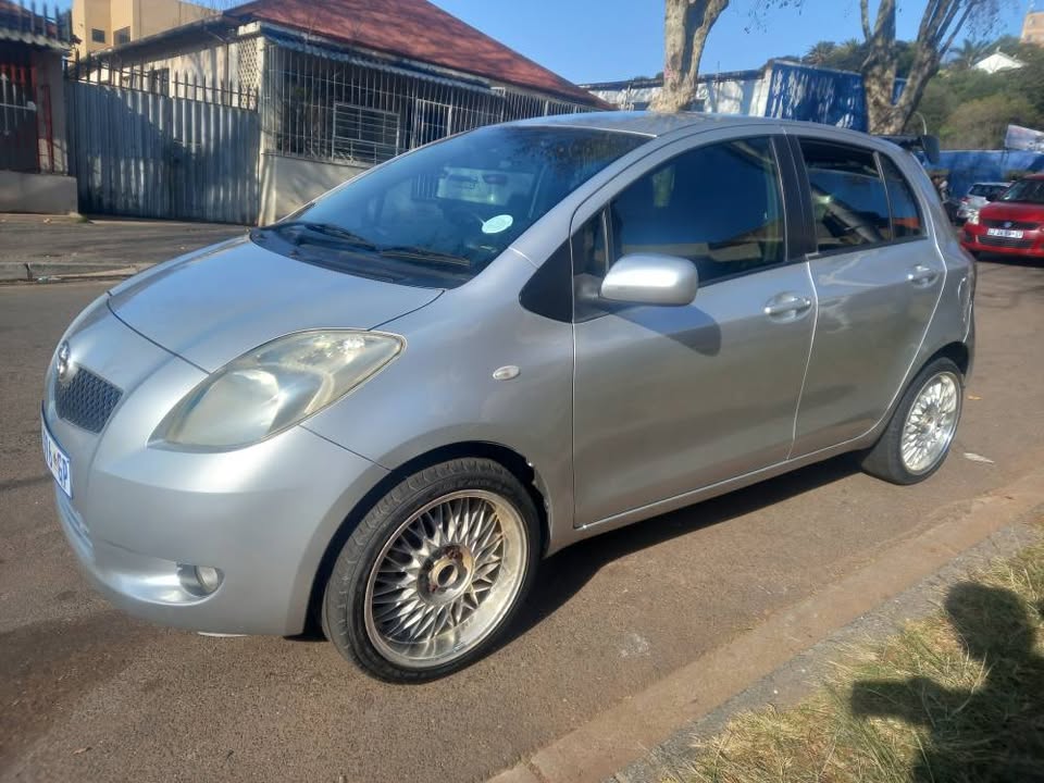 2007 Toyota Yaris T3 Petrol, Manual, Silver