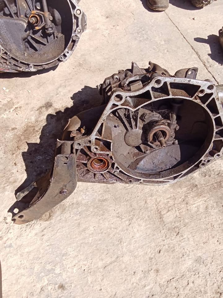 Opel utility gearbox - Private Seller Opel utility gearbox - Private Seller