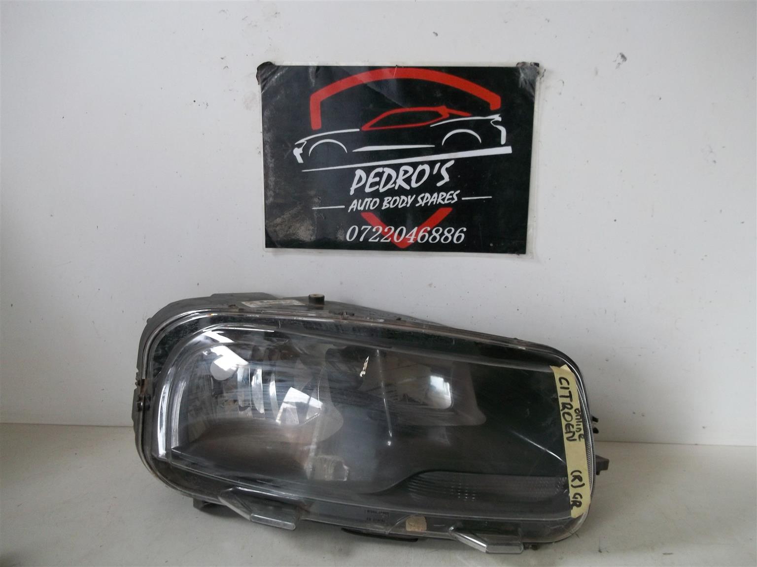 Citroen C4 Cactus '14-'18 right headlight - Private Seller Citroen C4 Cactus '14-'18 right headlight - Private Seller