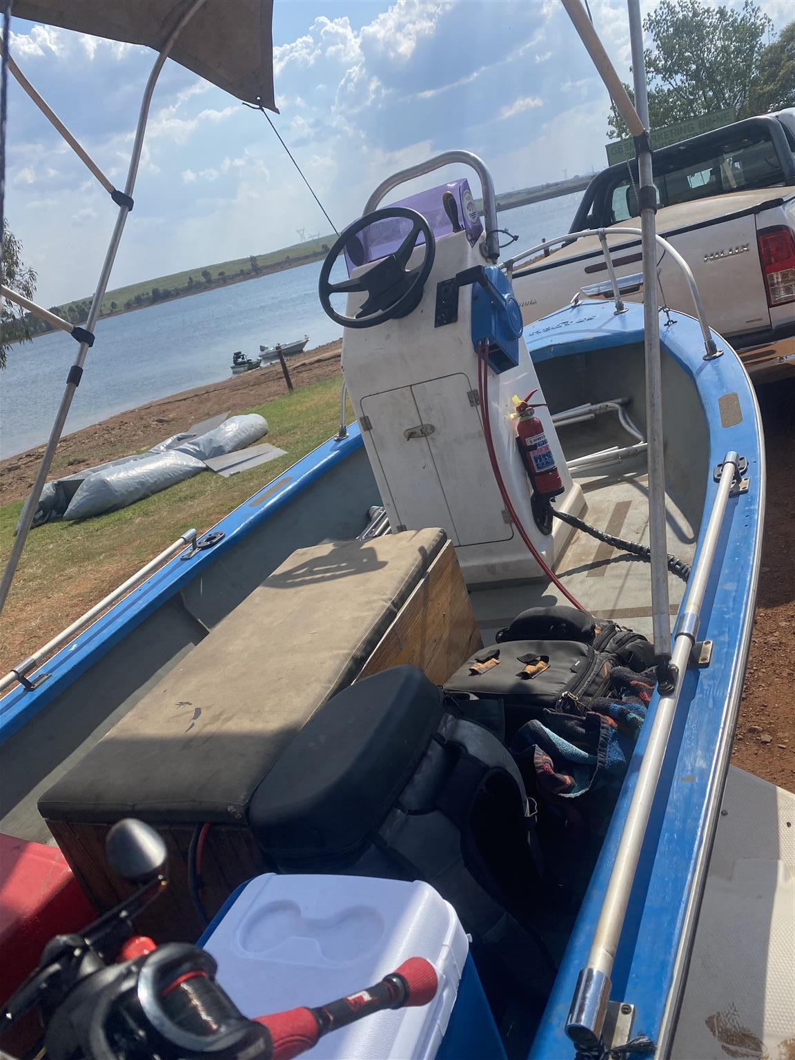 4M ST LUCIA SKI VEE WITH 55 YAMAHA NON TRIM AND TILT