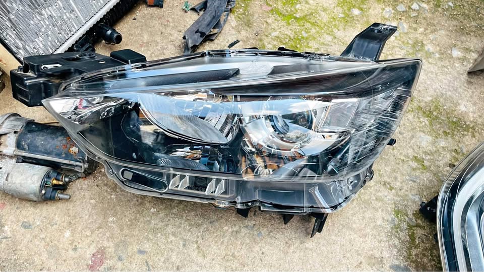 Mazda CX-3 headlight - Private Seller Mazda CX-3 headlight - Private Seller