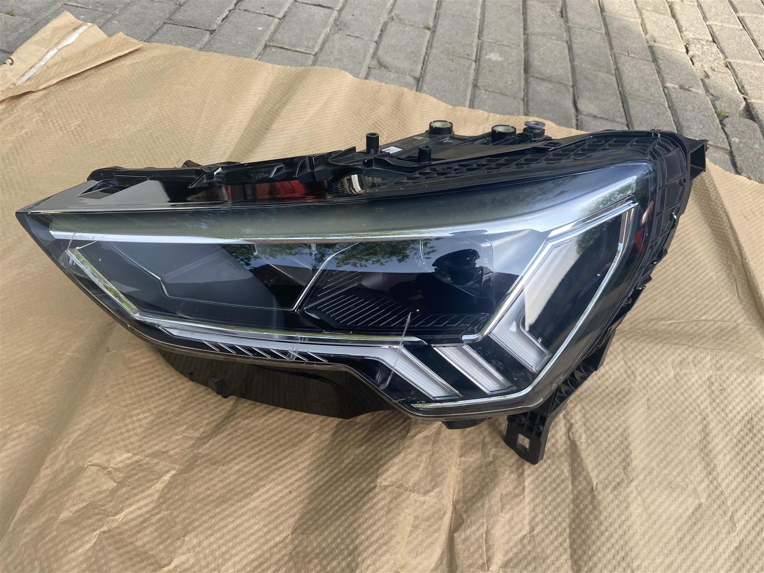2023 AUDI Q3 S-LINE FULL LED HEADLIGHT LEFT SIDE FOR SALE. IN PRISTINE CONDITION - Private Seller 2023 AUDI Q3 S-LINE FULL LED HEADLIGHT LEFT SIDE FOR SALE. IN PRISTINE CONDITION - Private Seller
