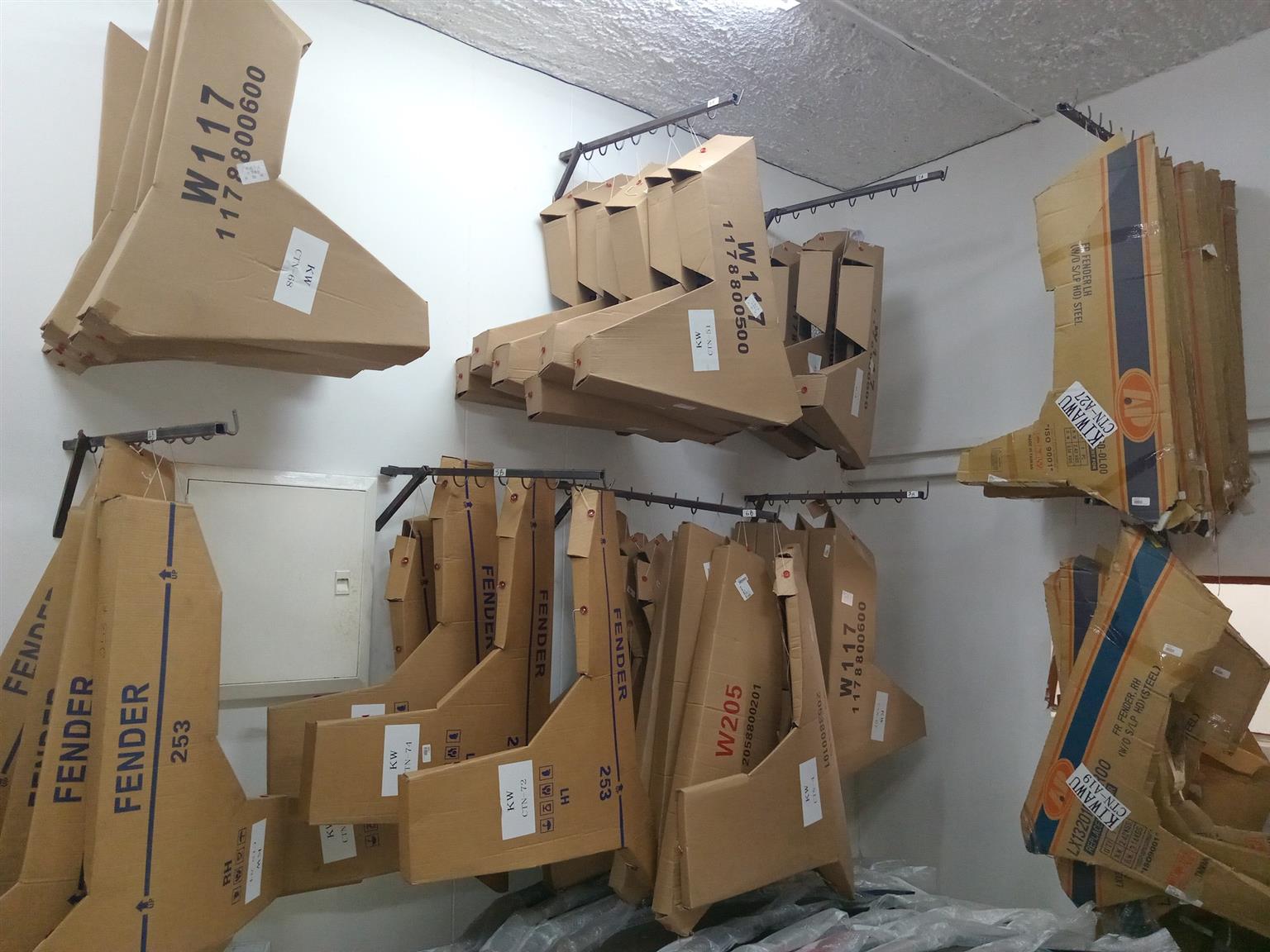 NEW MERCEDES BENZ LEFT & RIGHT FENDERS - Private Seller NEW MERCEDES BENZ LEFT & RIGHT FENDERS - Private Seller