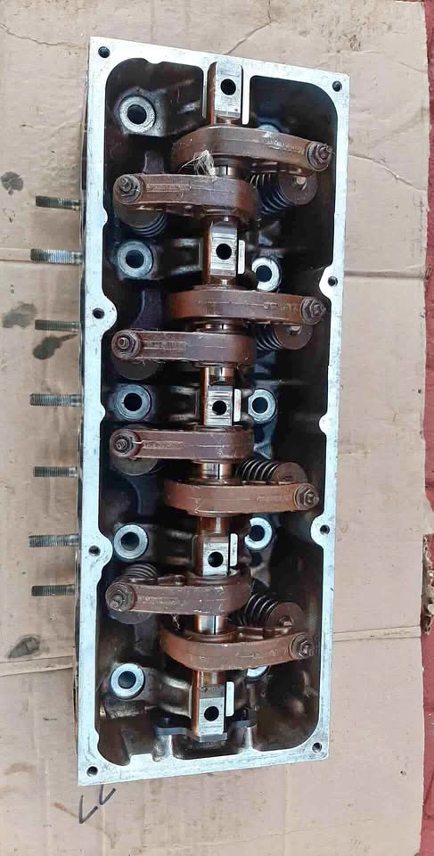 NP200 7KM STANDARD  CYLINDER HEAD. FOR SALE. NP200 7KM STANDARD  CYLINDER HEAD. FOR SALE.