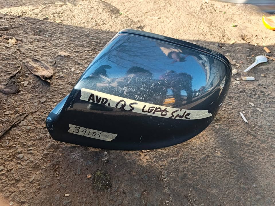 Audi Q5 left side mirror - Private Seller Audi Q5 left side mirror - Private Seller