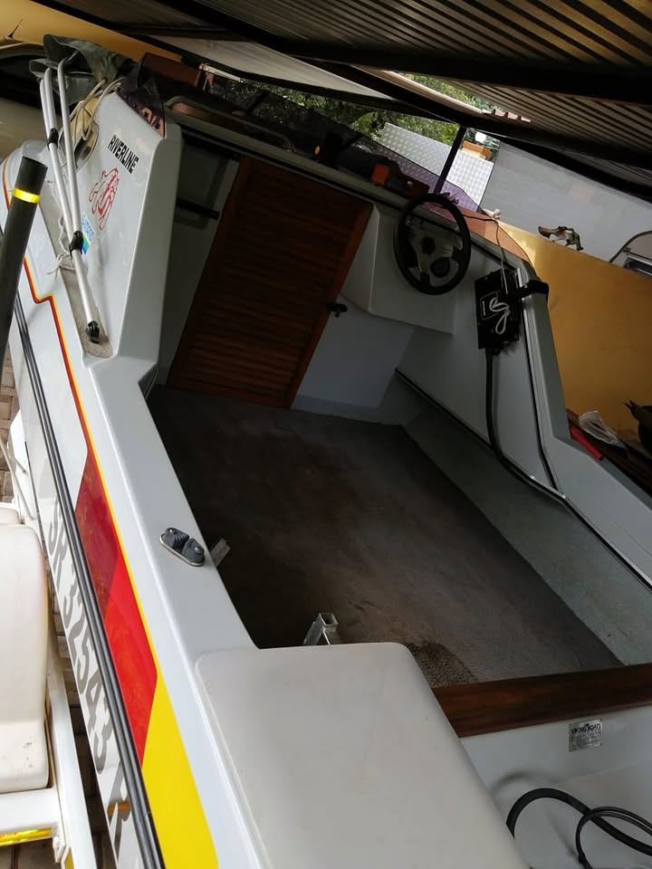 1996 Riverliner 4.6M  Monohull GRP Small Fishing Boat