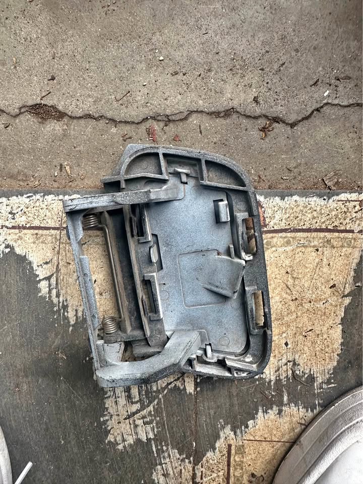 Audi a4 tow cover - Private Seller Audi a4 tow cover - Private Seller