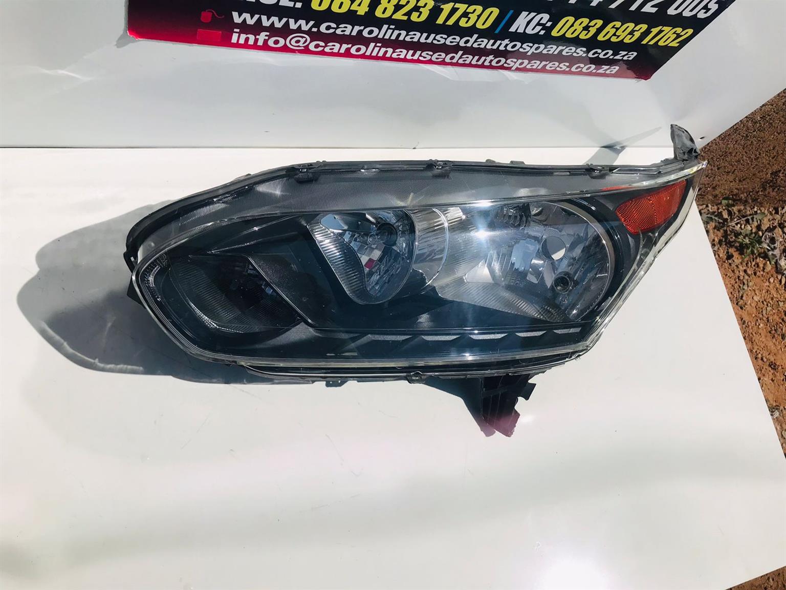 Ford Tourneo Left side headlight (black) - Private Seller Ford Tourneo Left side headlight (black) - Private Seller