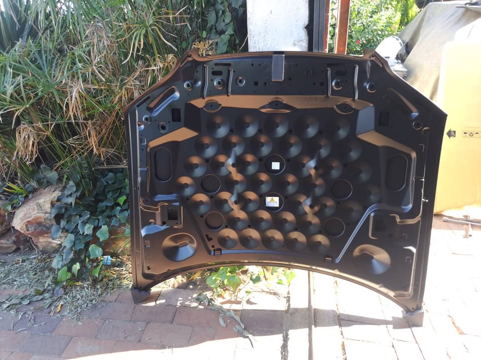 Chevrolet Lumina bonnet
