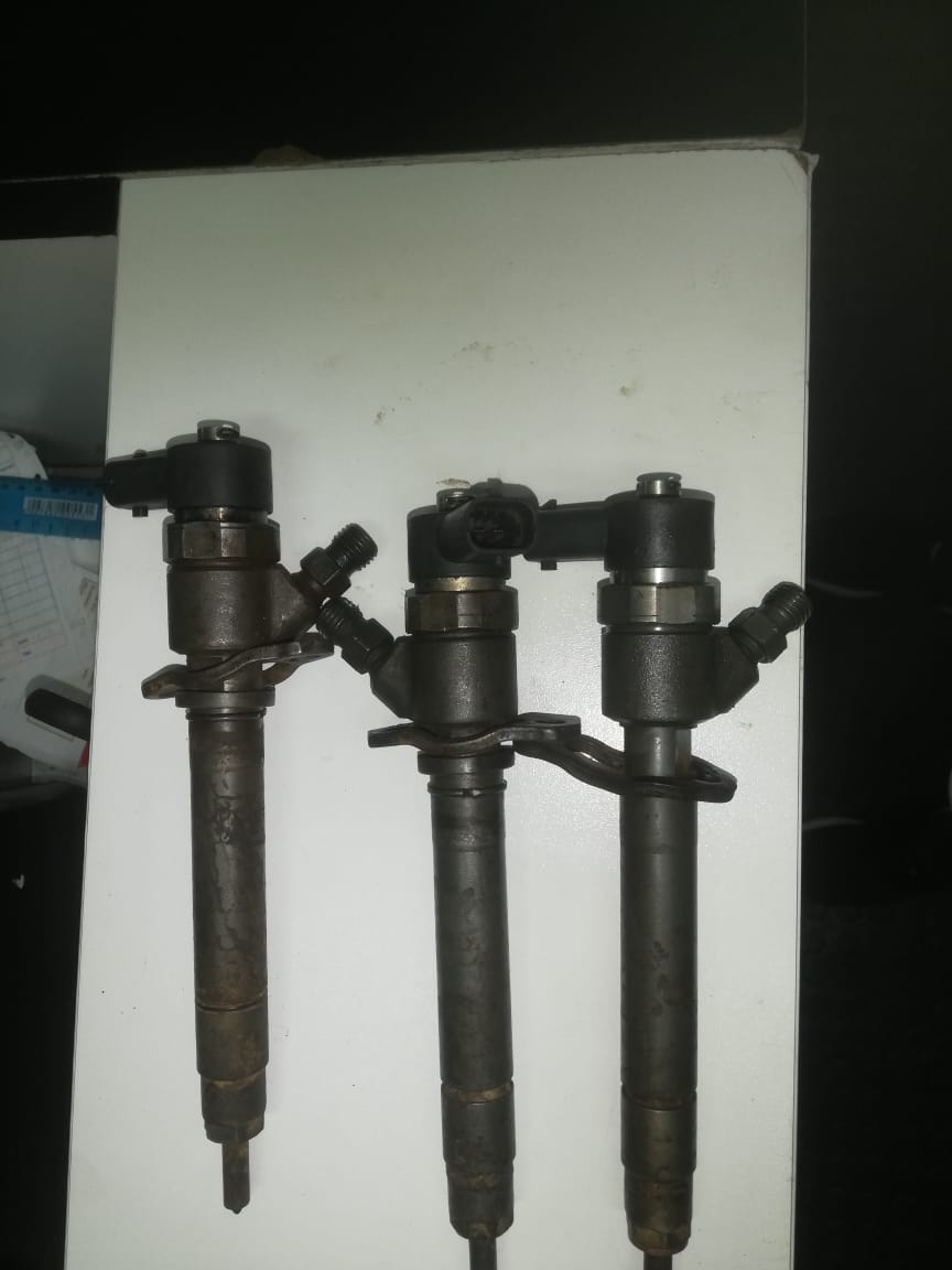 VOLVO S80 D5 2010 INJECTOR FOR SALE (DELIVERY AVAILABLE COUNTRY WIDE) - Private Seller VOLVO S80 D5 2010 INJECTOR FOR SALE (DELIVERY AVAILABLE COUNTRY WIDE) - Private Seller