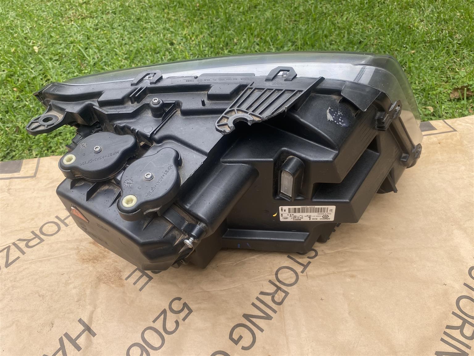 2021 VW AMAROK XENON HEADLIGHT LEFT SIDE FOR SALE. IN EXCELLENT CONDITION - Private Seller 2021 VW AMAROK XENON HEADLIGHT LEFT SIDE FOR SALE. IN EXCELLENT CONDITION - Private Seller
