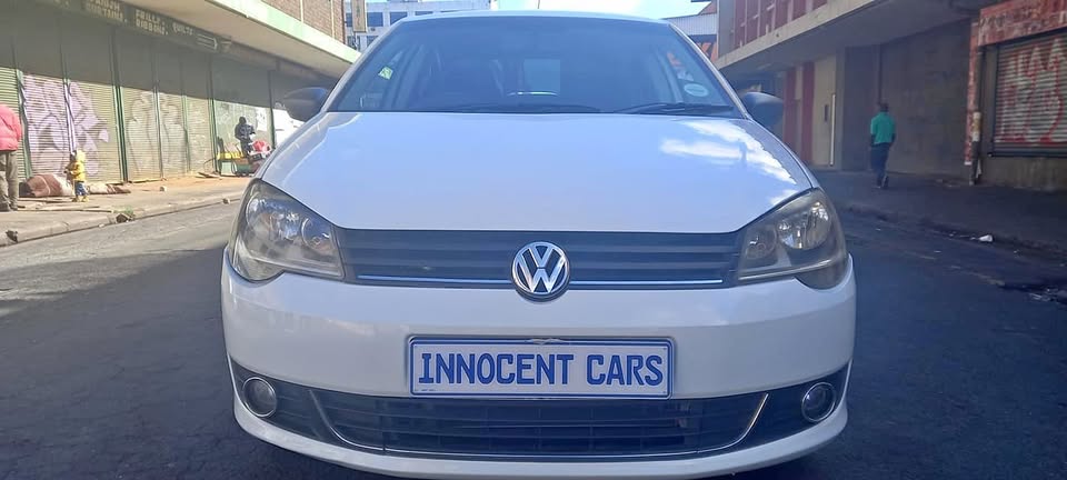 2017 POLO VIVO SEADAN 1.4, MANUAL, WHITE COLOUR, 108000KM