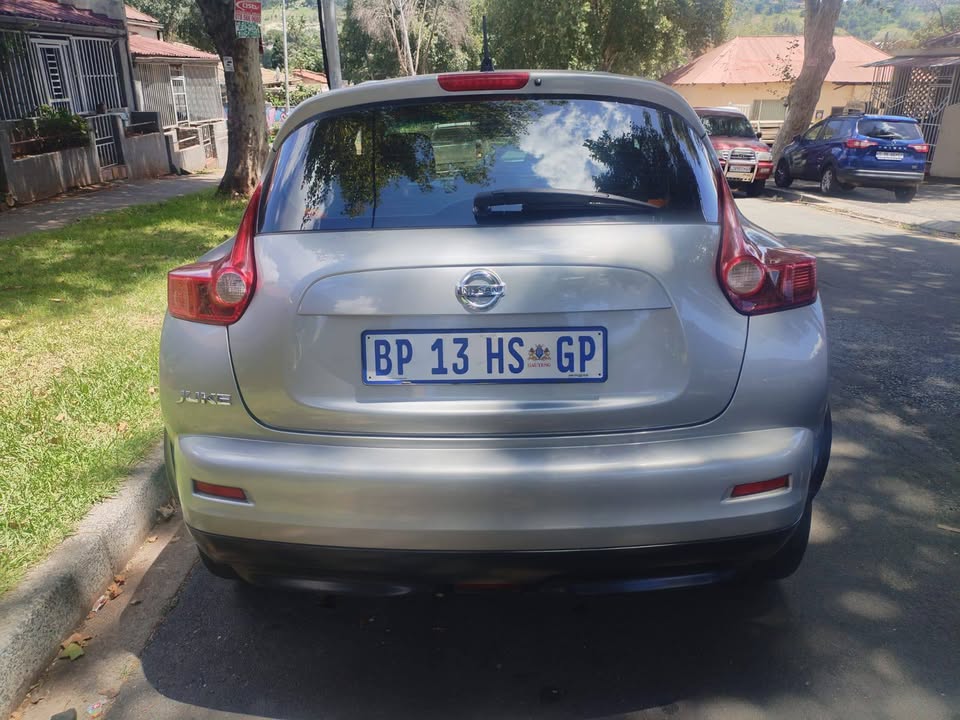 2011 Nissan Juke 1.6 Petrol, Manual, Silver Color, Mileage 88000kms Spare Key. Call /