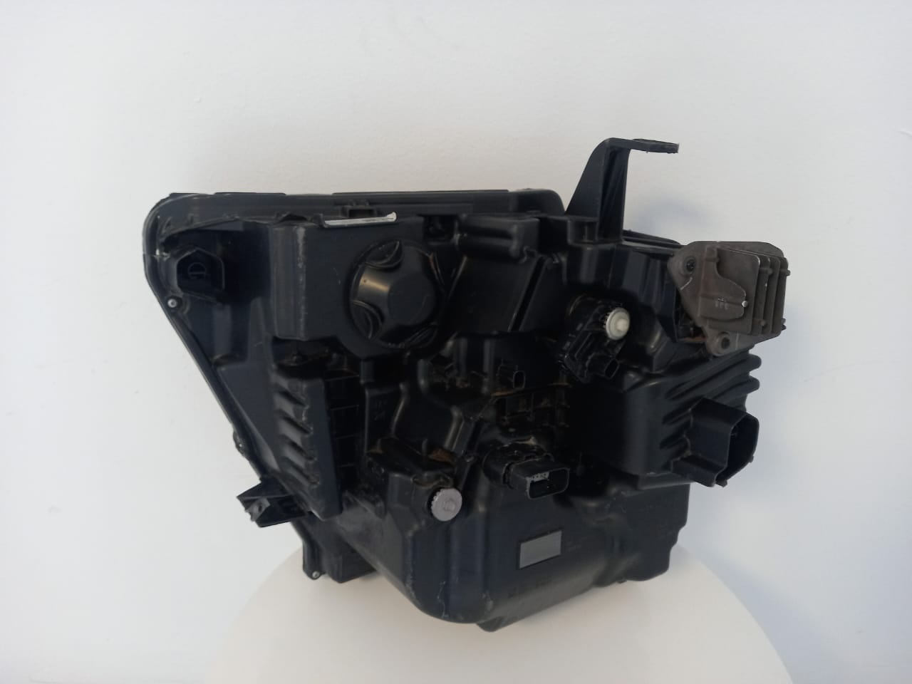 Ford Ranger T9 RHS LED Xenon Headlight (2022 - 2024) - Private Seller