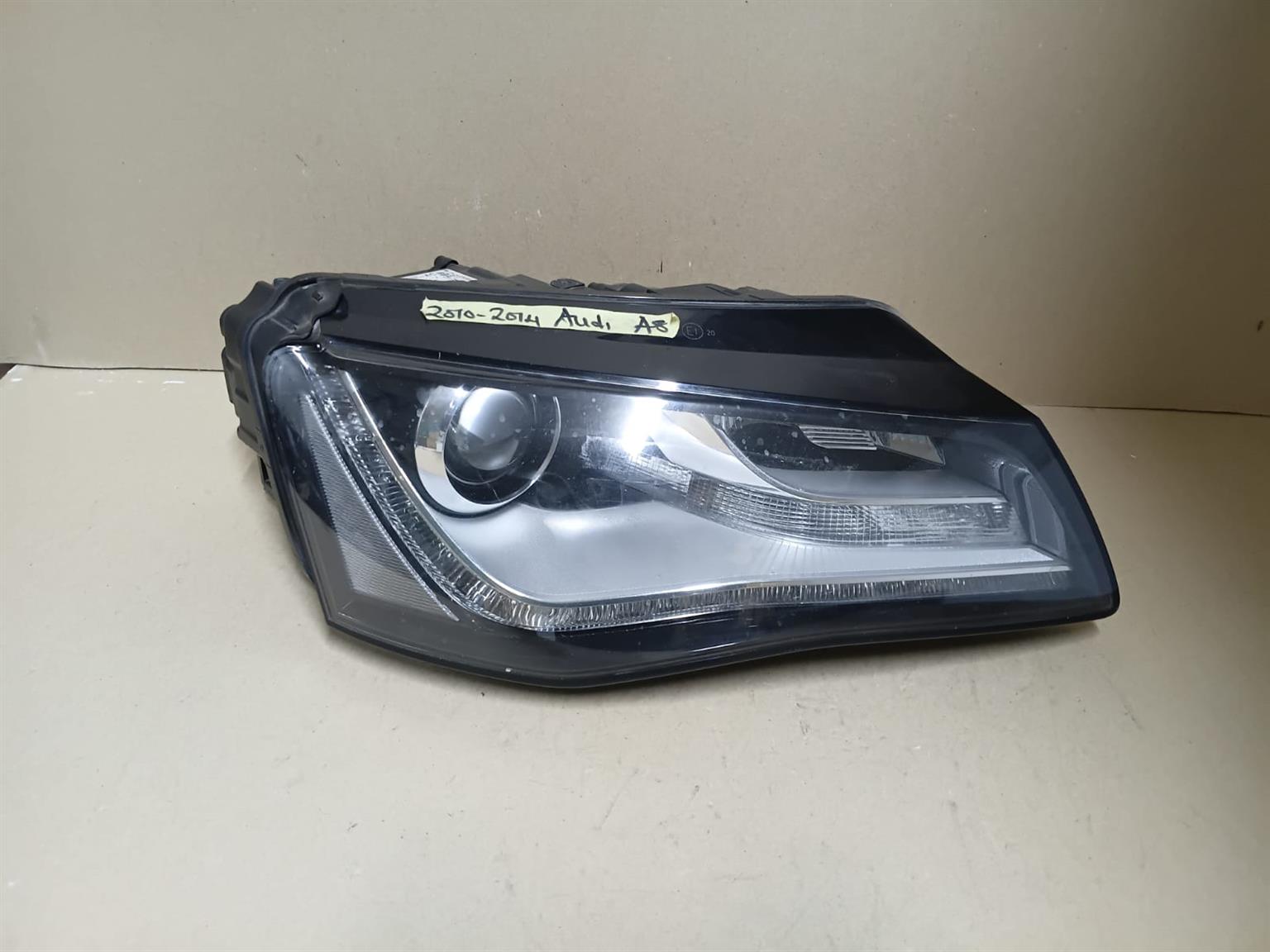 2012-2014 AUDI A8 RIGHT SIDE HEADLIGHT FOR SALE - Private Seller 2012-2014 AUDI A8 RIGHT SIDE HEADLIGHT FOR SALE - Private Seller