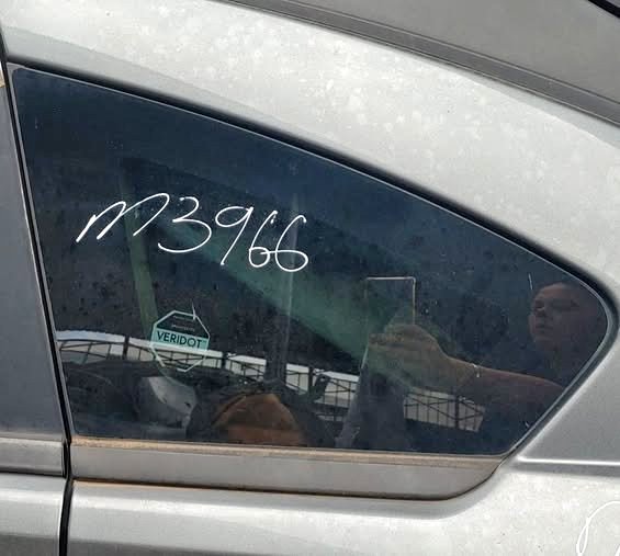 DODGE CALIBER LEFT REAR CORNER WINDOW - Private Seller DODGE CALIBER LEFT REAR CORNER WINDOW - Private Seller