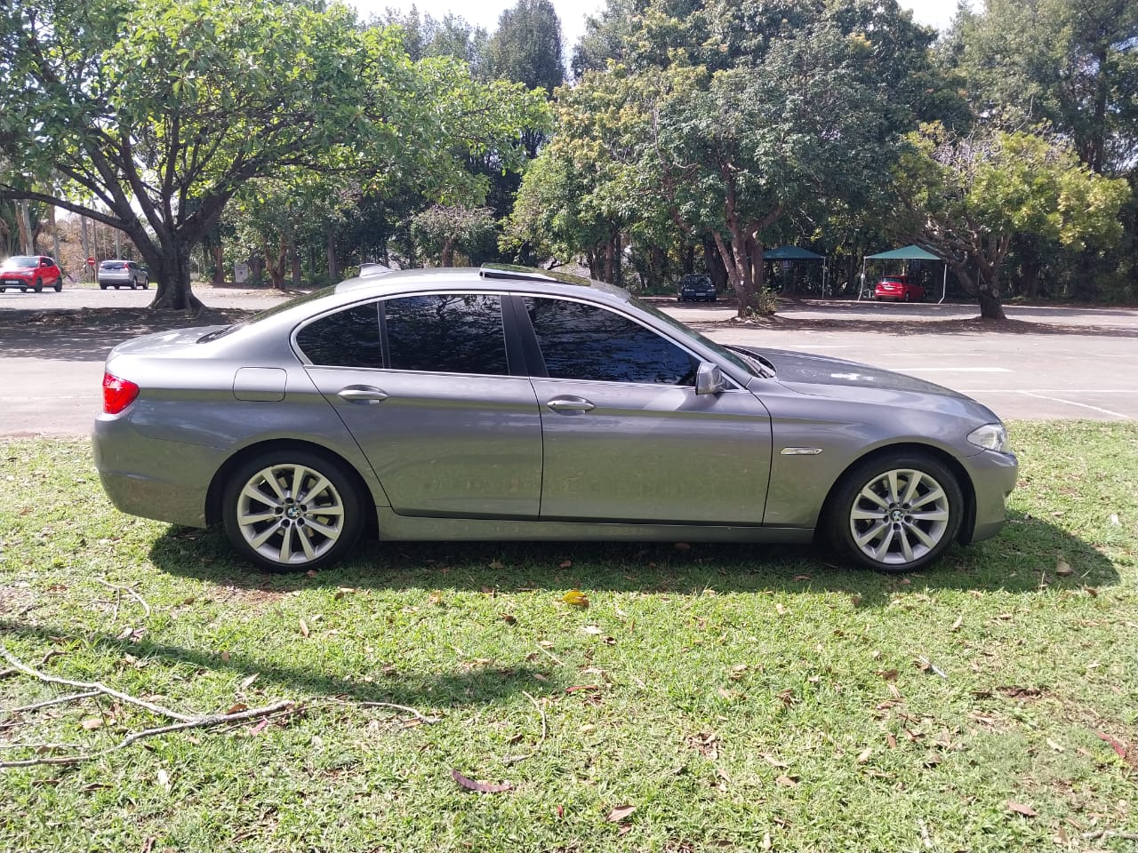 AUTOMATIC 2011 BMW 520d, F10, EXCLUSIVE PACK, with SUNROOF.