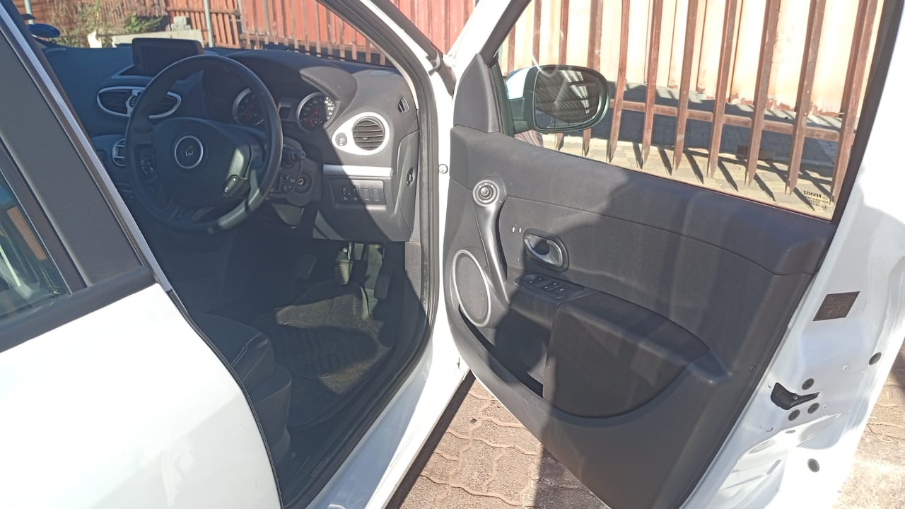 2009 Renault Clio 3 dynamic TomTom Edition, millage: urgent sale