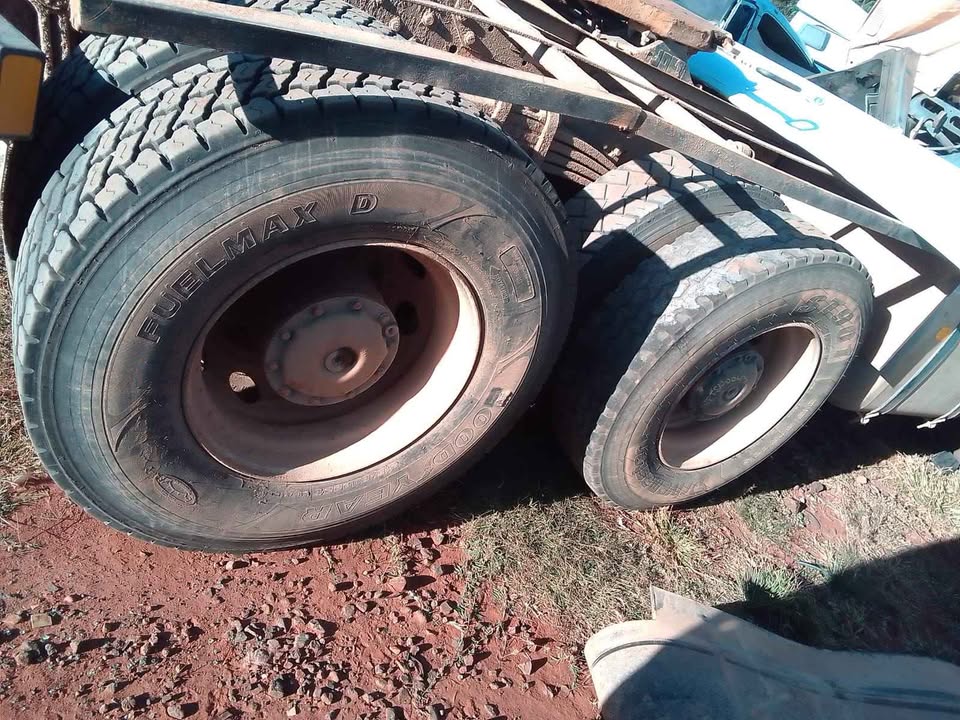Mercedes Axor 3340 stripping for parts